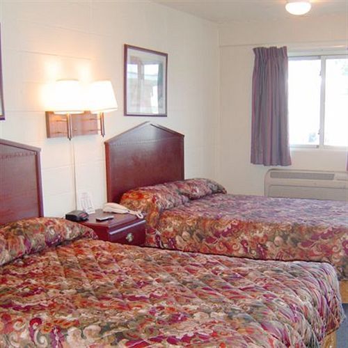 Relax Inn St. Robert Kamer foto